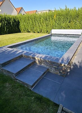 piscine avec volet de fermeture